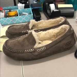 Ugg slipper shoes